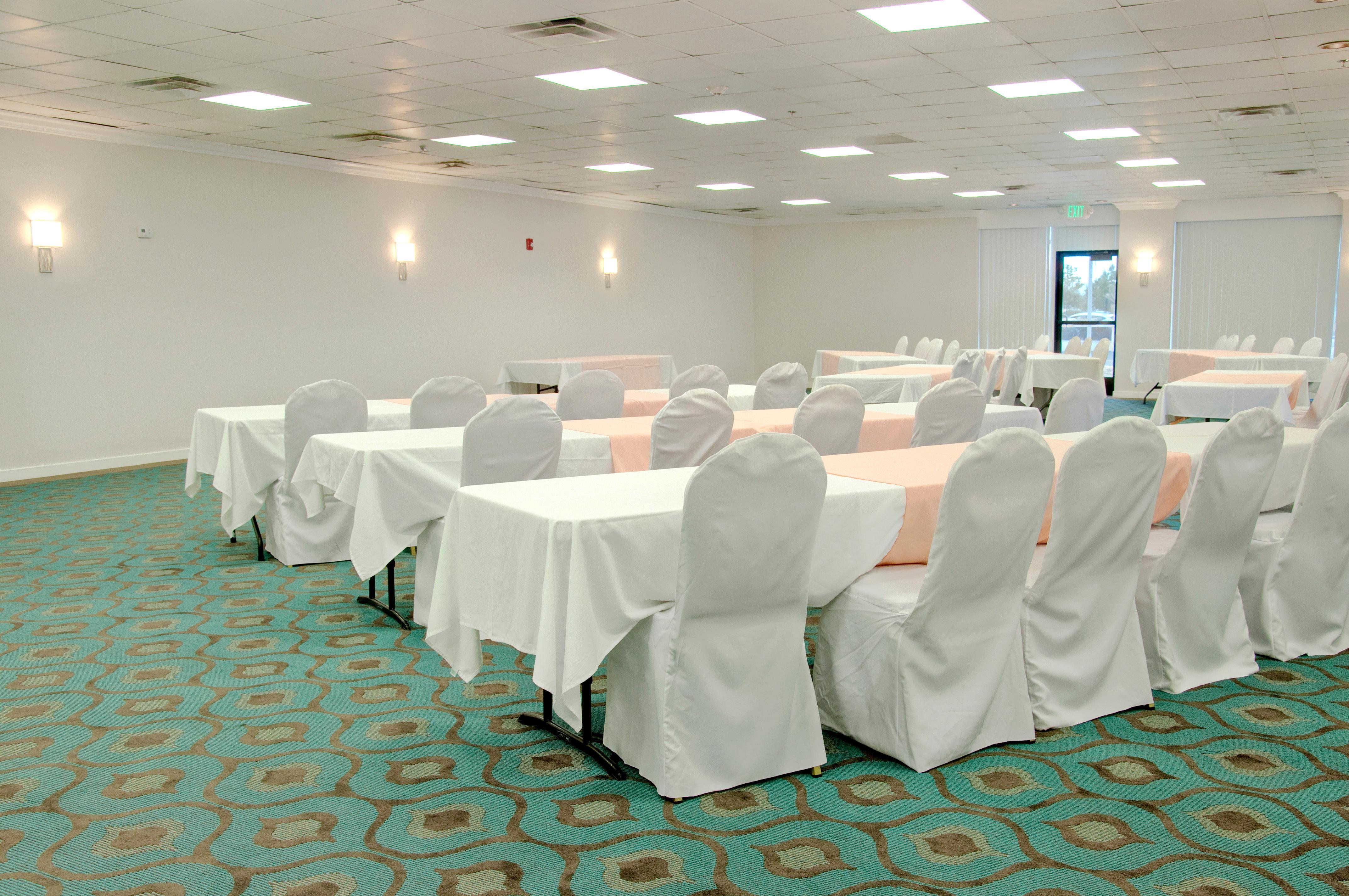 Holiday Inn Victorville By Ihg Экстерьер фото